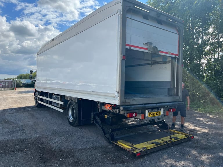 DAF TRUCKS LF 280 18 TONNE FRIDGE U/FLOOR LIFT 