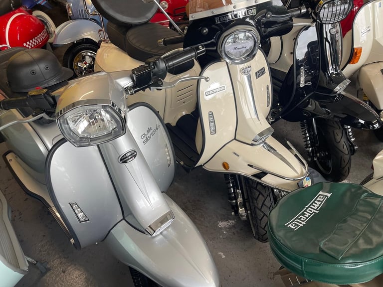 Royal Alloy GP 200 LC scooter