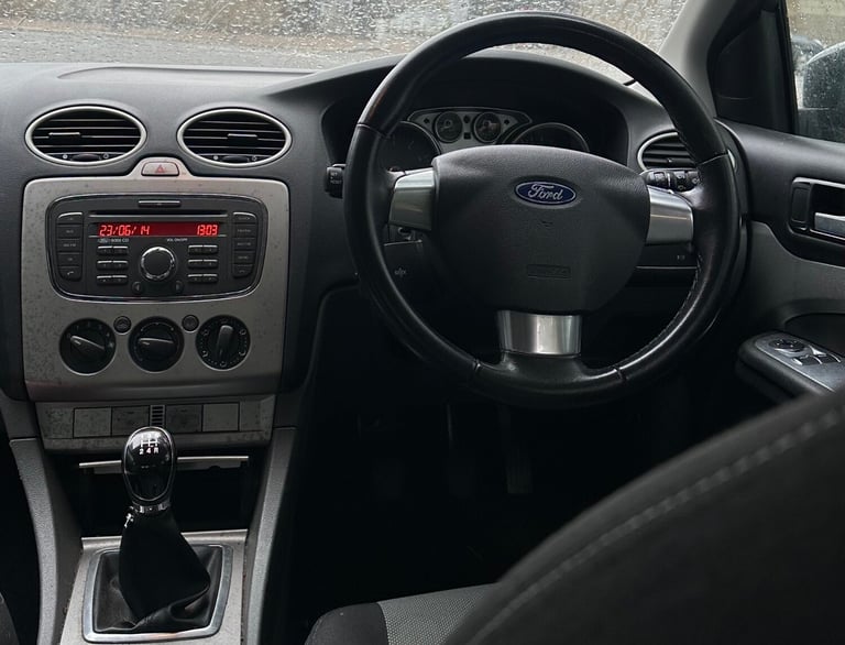 2010 Ford Focus 1.6 Zetec 5dr HATCHBACK Petrol Manual