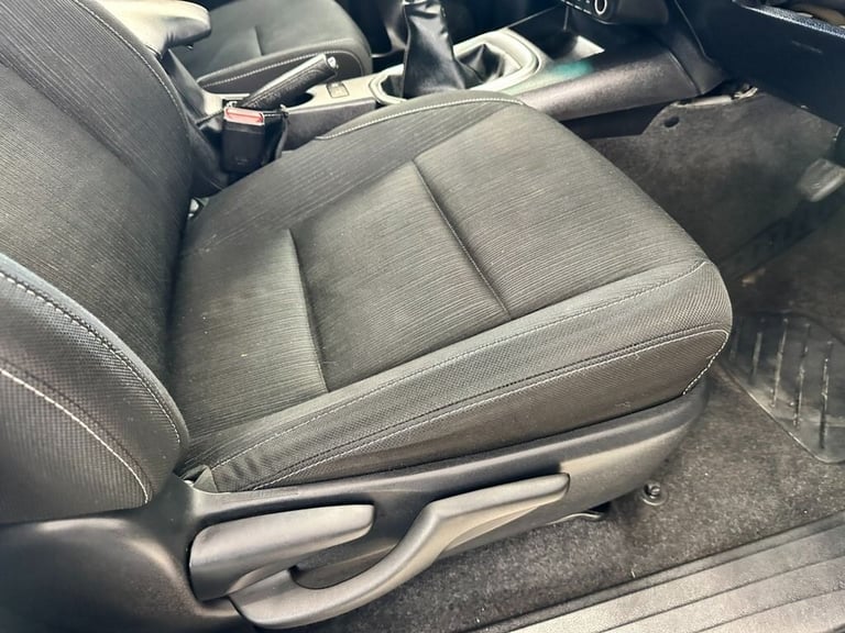 2020 Toyota Hilux 2.4 INVINCIBLE 4WD D-4D DCB 147 BHP DOUBLE CAB PICK-UP Diesel Manual