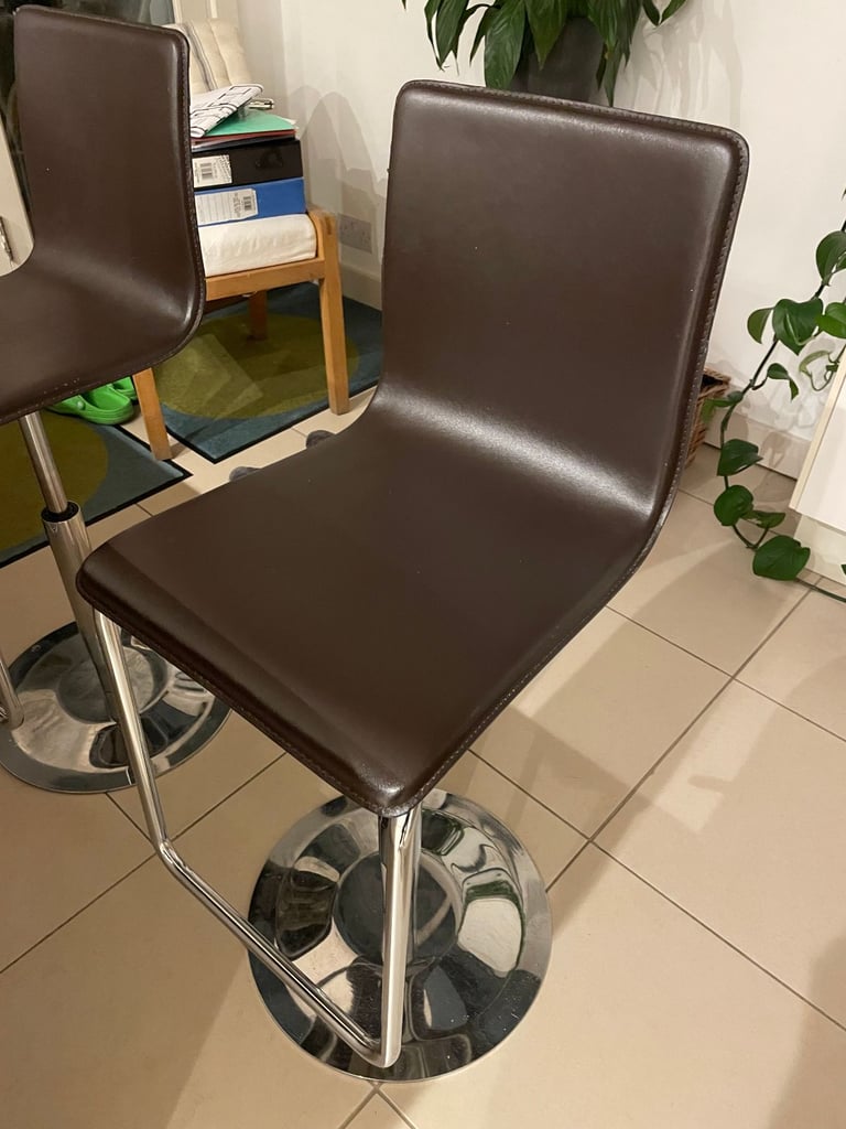 2 bar/ counter stools for sale 