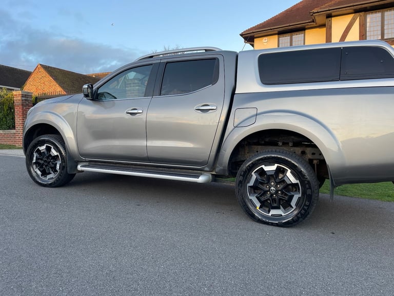 2020 nissan Navara 2.3 low miles