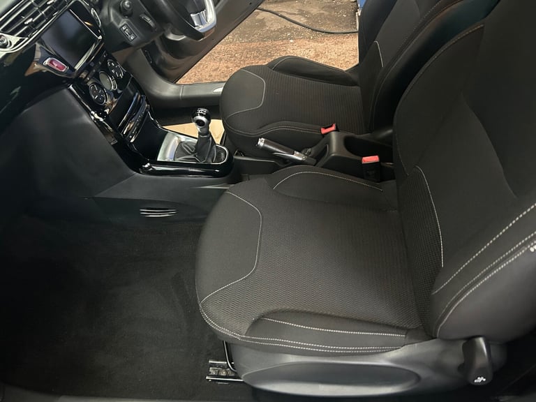 2015 DS Automobiles DS 3 1.6 BlueHDi DStyle Nav 3dr HATCHBACK Diesel Manual