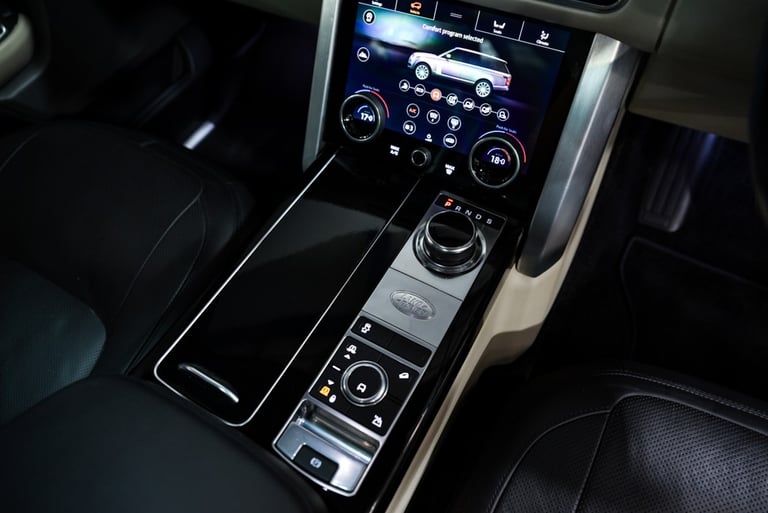 2021 Land Rover Range Rover 3.0 P400 MHEV Vogue SUV 5dr Petrol Auto 4WD Euro 6 (s/s) (400 ps) SUV...