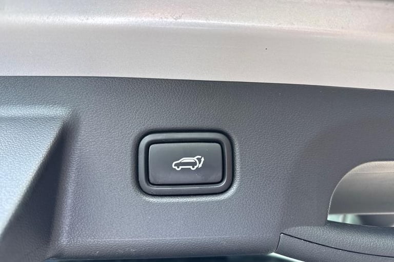 2024 Hyundai TUCSON 1.6 TGDi Plug-in Hybrid Premium 5dr 4WD Auto Automatic Estate Petrol Parallel...
