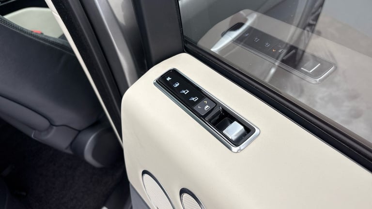 2019 Land Rover Range Rover 4.4 SD V8 Autobiography SUV 5dr Diesel Auto 4WD Euro 6 (s/s) (339 ps)...