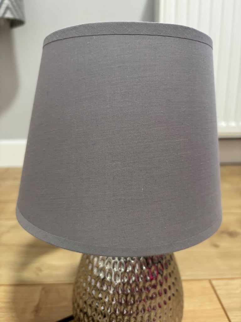 Table lamp