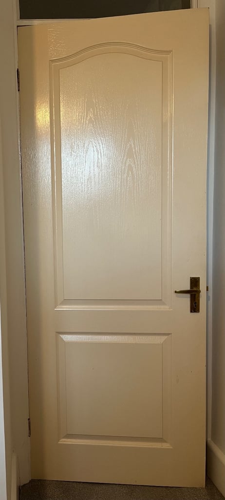 Internal doors with fixing (x 7)