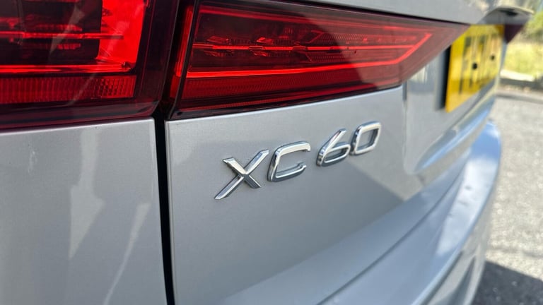 2021 Volvo XC60 2.0 B4D Momentum 5dr AWD Geartronic ESTATE DIESEL Automatic