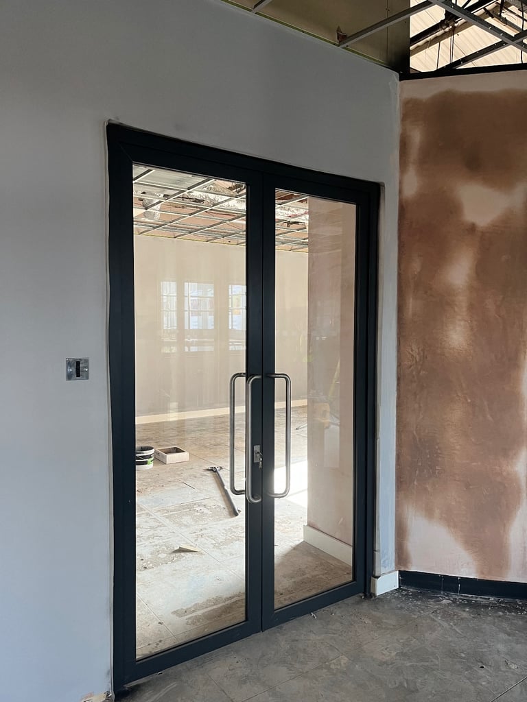 Glass screens, balustrades, splashbacks 