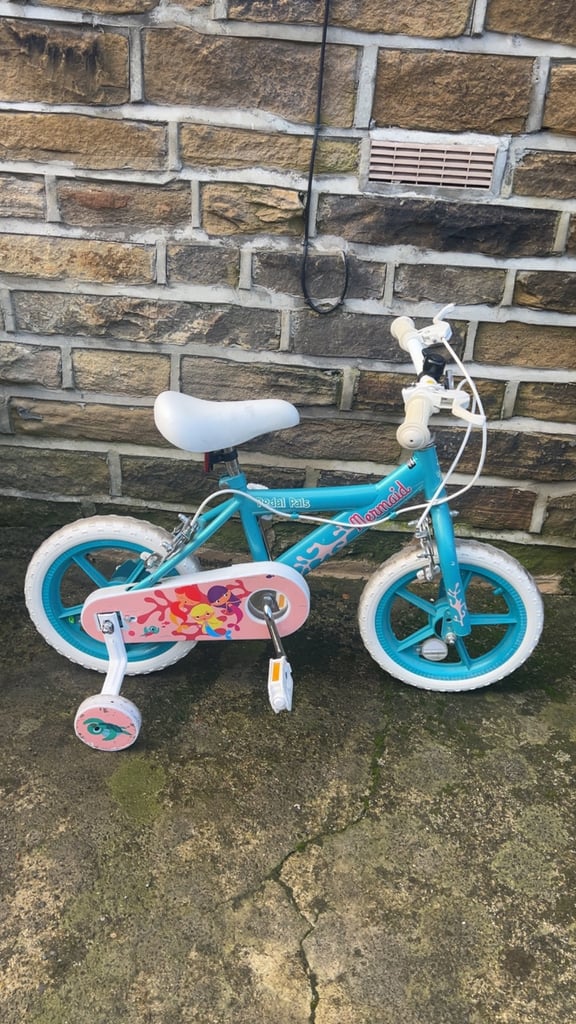 image for Kids Bike 12 Inch With Stabilisers 