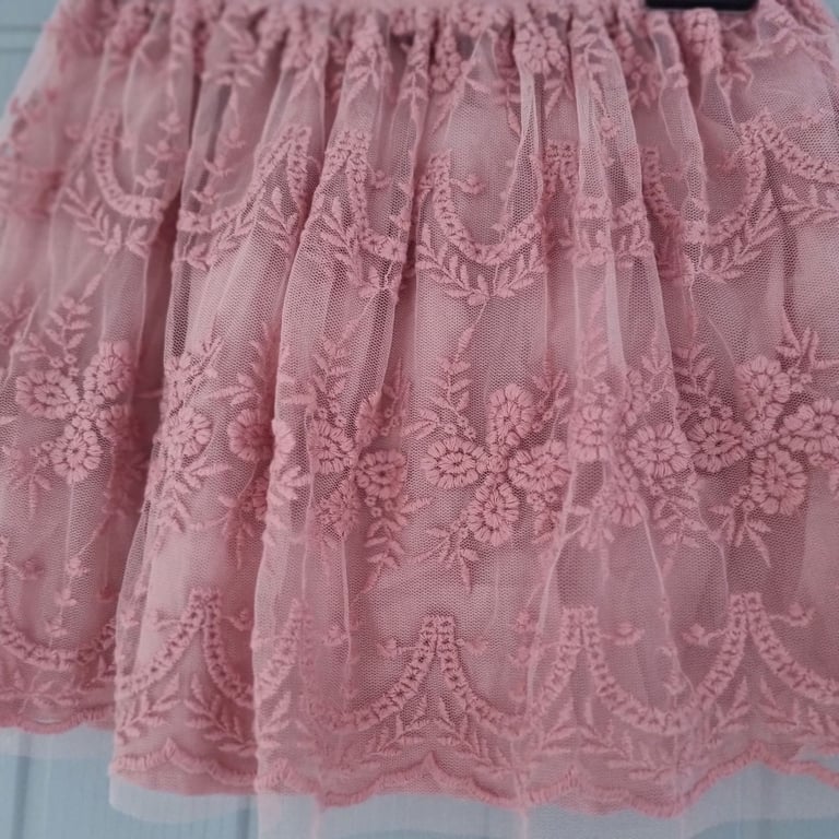 Next Girls Lace Lined Skirt. Ideal in Winter & Parties/Weddings Age 5 -6 New.