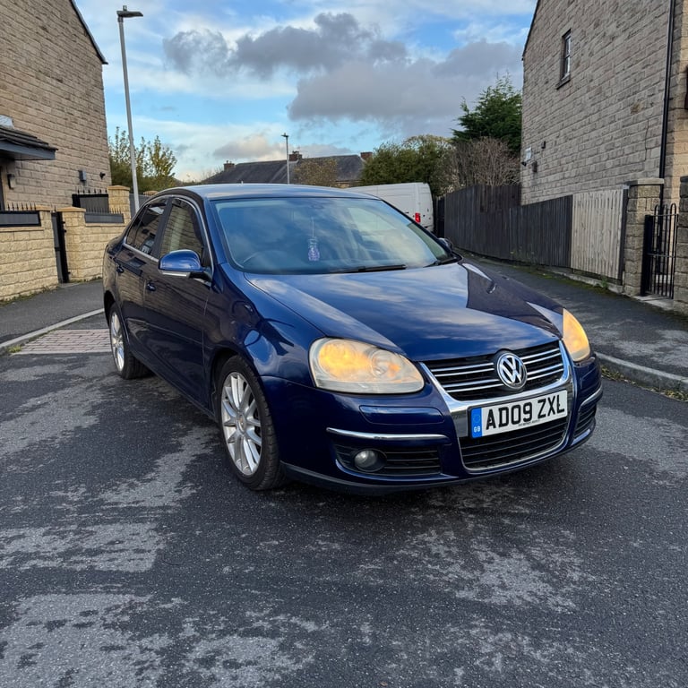 Volkswagen, JETTA, Saloon, 2009, Semi-Auto, 1968 (cc), 4 doors
