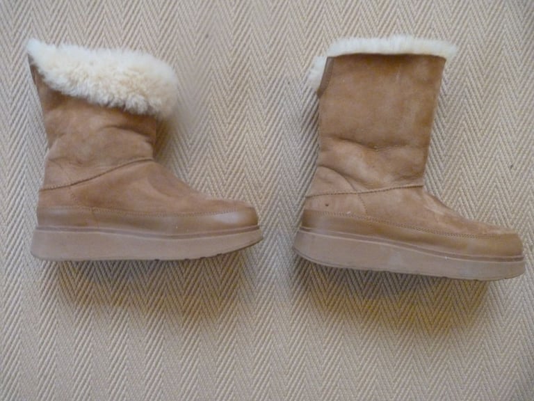 image for Fitflop Gen-FF Shearling | Desert Tan | Womens Warm Boots