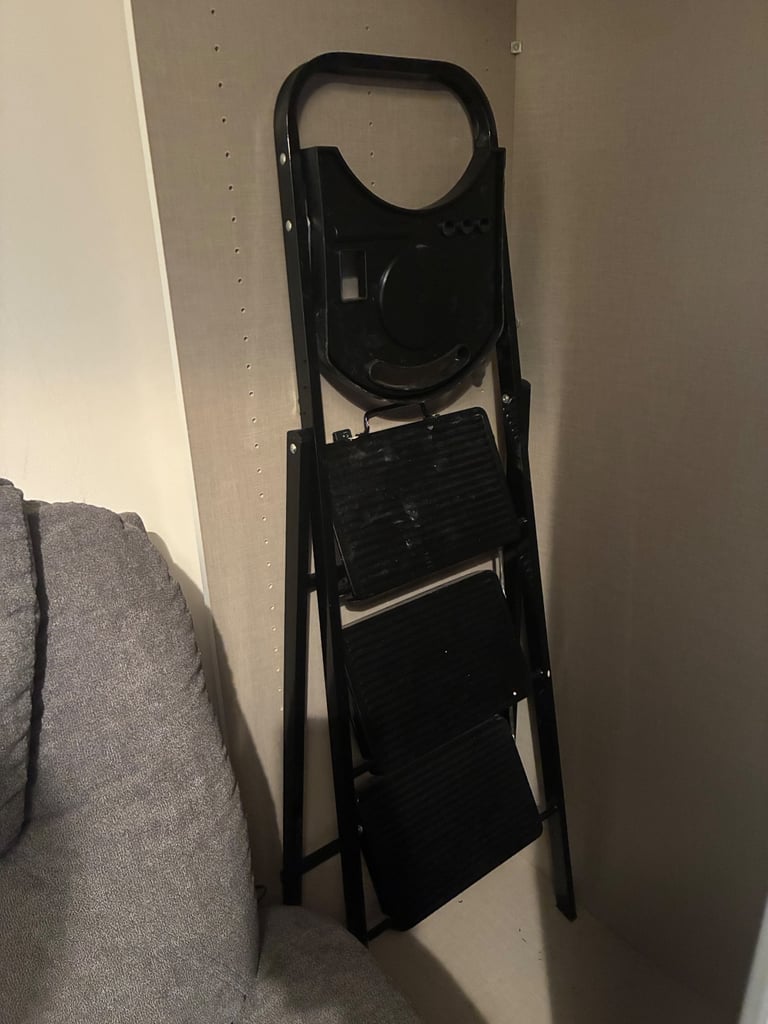 Three step stepladder