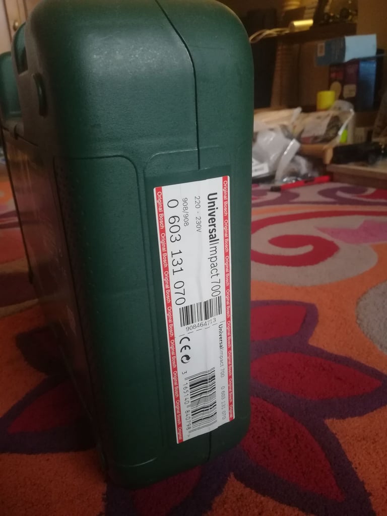 BOSCH Universal Impact 700