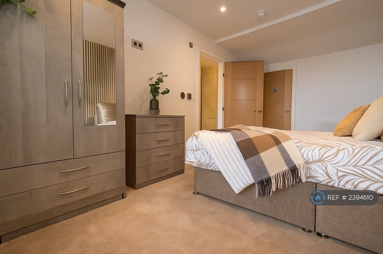 6 bedroom house in Lyndale Avenue, Bridgwater, TA6 (6 bed) (#2394610)