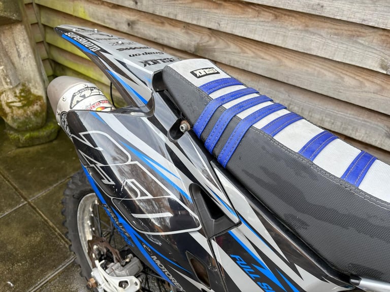 2008 / 08 Yamaha WR250F £2750 Blue 7595 miles.
