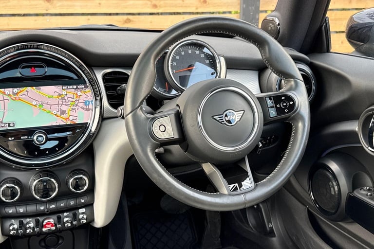 2022 MINI Hatch 1.5 Cooper Exclusive Hatchback 3dr Petrol Steptronic Euro 6 (s/s) (136 ps) HATCHB...