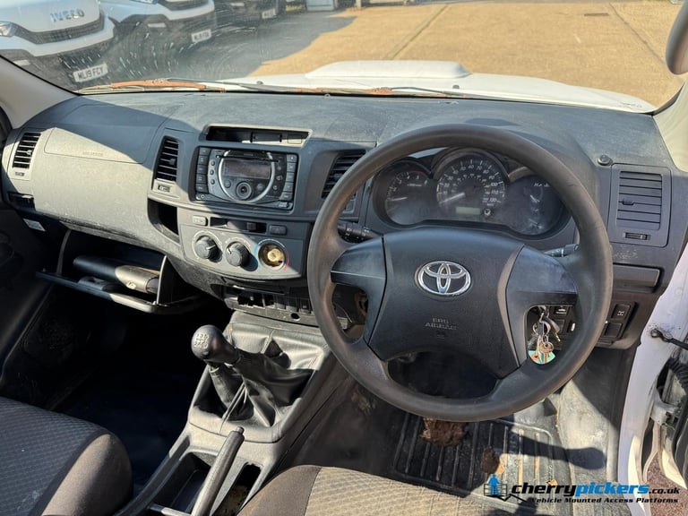 2014 Toyota Hilux 4x4 Chassis Cab Ideal for Tipper Dropside Arb / Arborist Body
