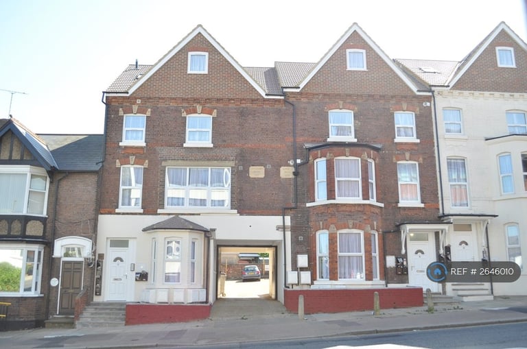 1 bedroom flat in Cardiff Road, Luton, LU1 (1 bed) (#2646010)