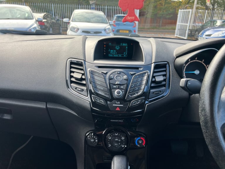 2015 Ford Fiesta 1.6 Zetec 5dr Powershift HATCHBACK Petrol Automatic