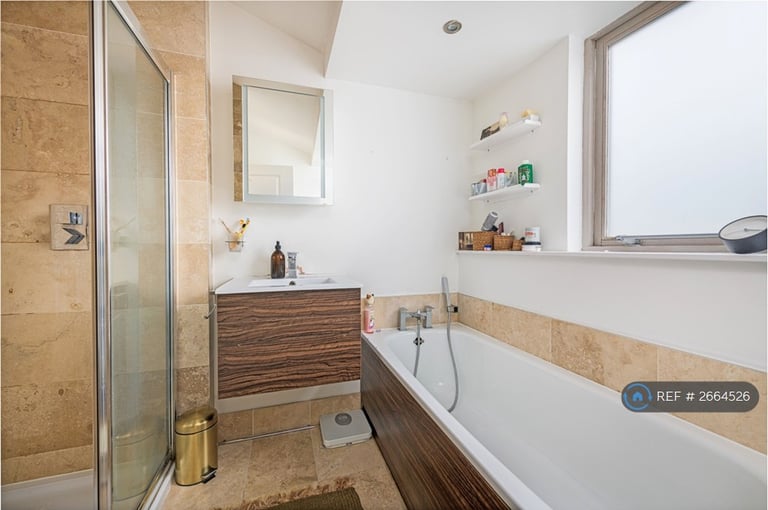 4 bedroom house in Bennerley Road, London, SW11 (4 bed) (#2664526)