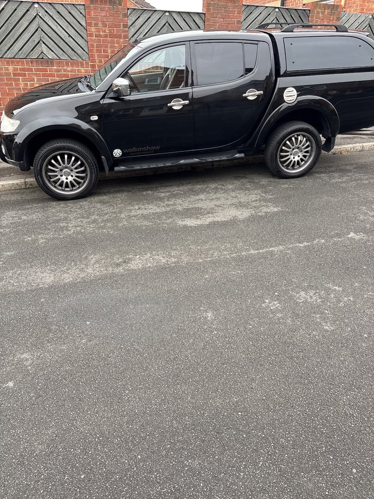Mitsubishi, L200 W-SHAW LB DCB DI-D 4, Pick Up, 2013, 2477 (cc)