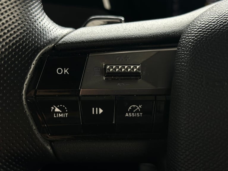 2023 DS Automobiles DS 4 1.6 E-TENSE 12.4kWh Performance Line + EAT8 Euro 6 (s/s) 5dr HATCHBACK P...