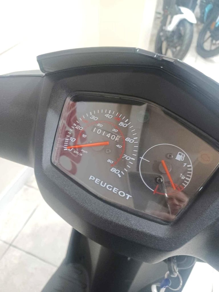 Peugeot Kisbee 50CC SCOOTER   72-REG 10140KLM  IDEAL 16YRS  £1599.OTR