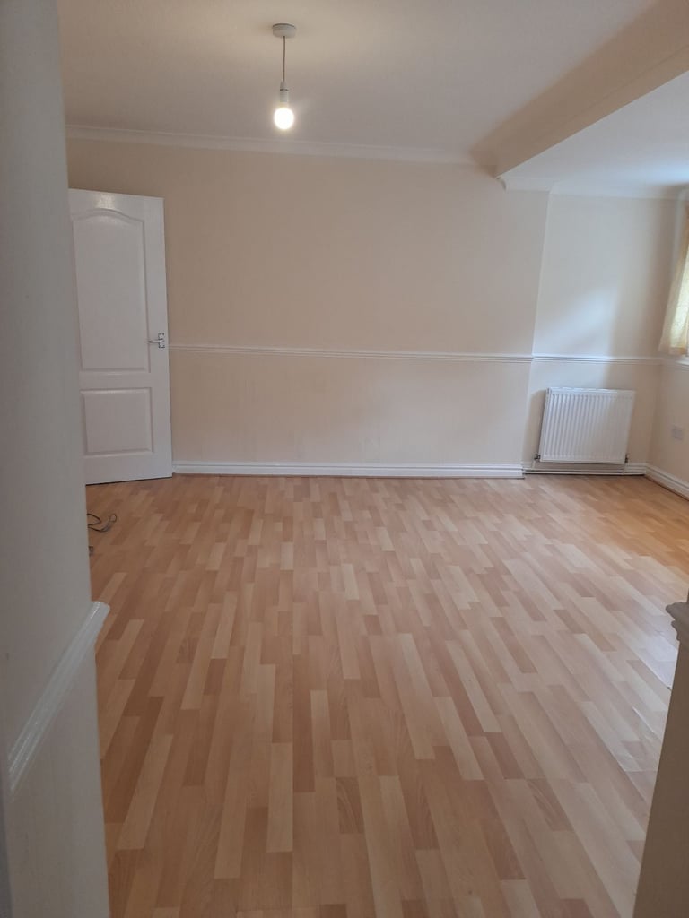 LARGE 2 bedroomed flat to let in Thorne.  DN8 5EL