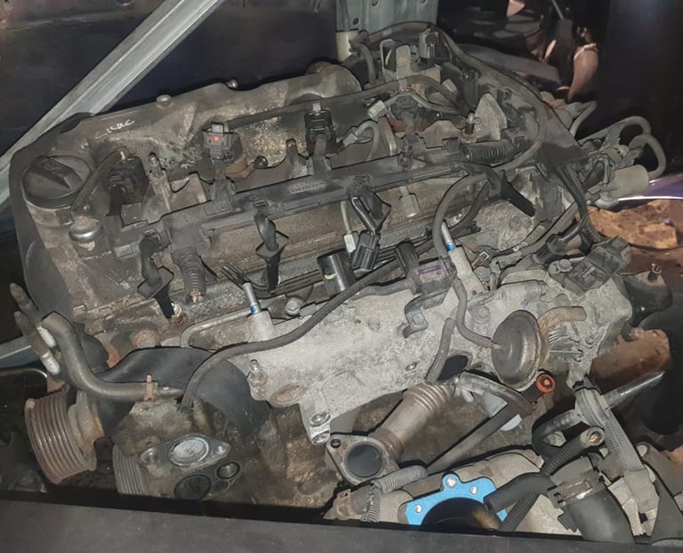 Honda Civic 2.2 Engine Injectors And Diesel Pump 2007