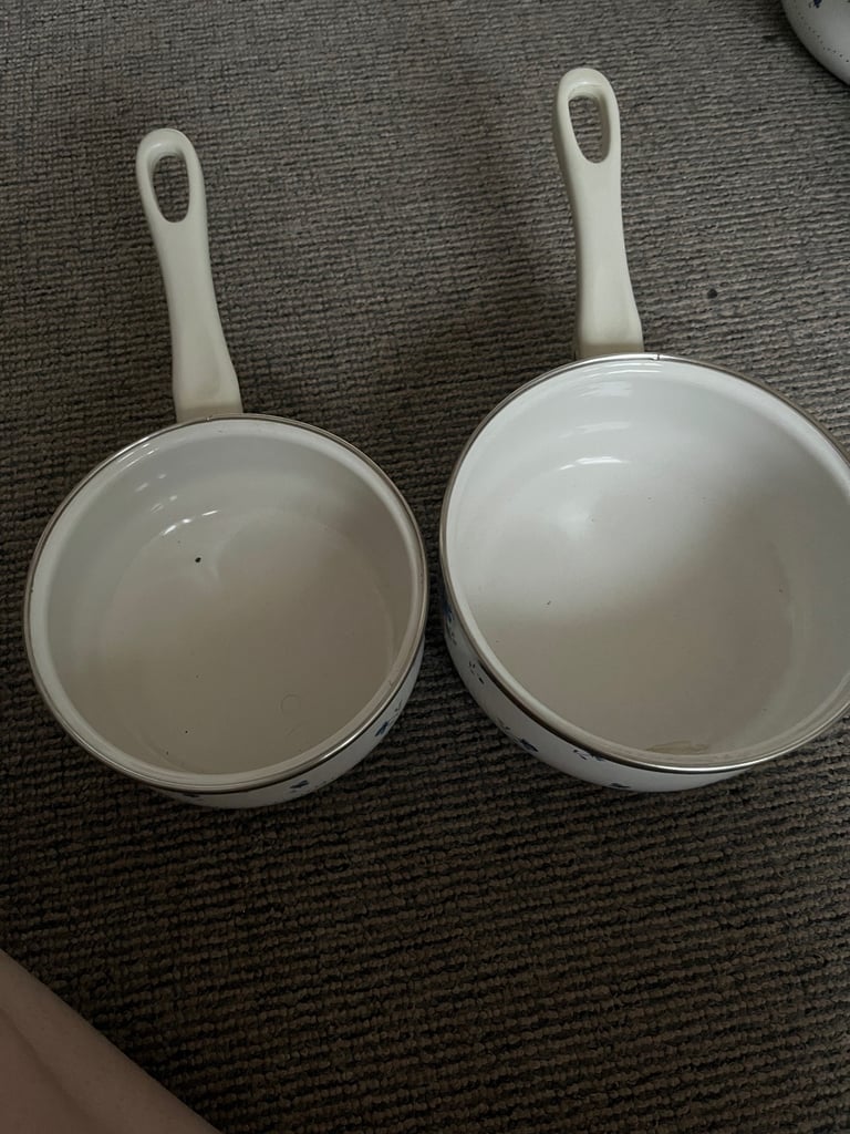 image for Set of 4 Saucepans 