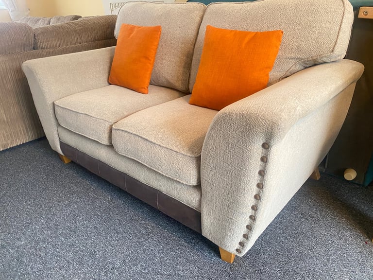 2 SEATER SOFA VGC - DELIVERY AVAILABLE 