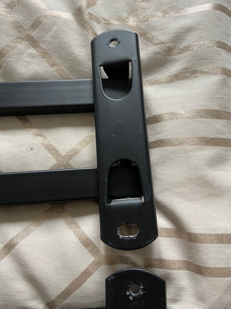 One Perlegear monitor wall mount