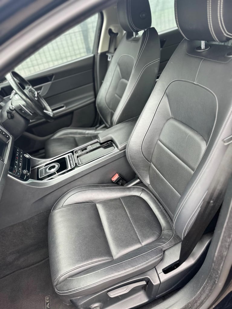2018 Jaguar XF 2.0i R-Sport Auto Euro 6 (s/s) 4dr SALOON Petrol Automatic