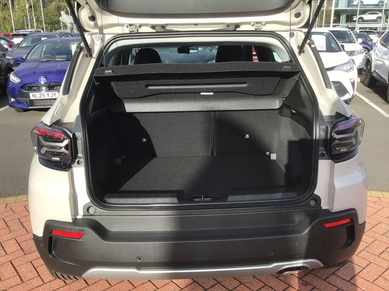 2025 Jeep Avenger Altitude 1.2 100hp Mt HATCHBACK Petrol Manual