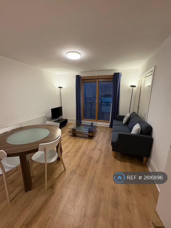 2 bedroom flat in The Foundry, Manchester, M1 (2 bed) (#2616896)