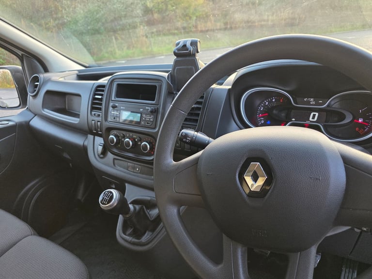 2021 renault trafic 1.6 turbo diesel full years mot lovely van 