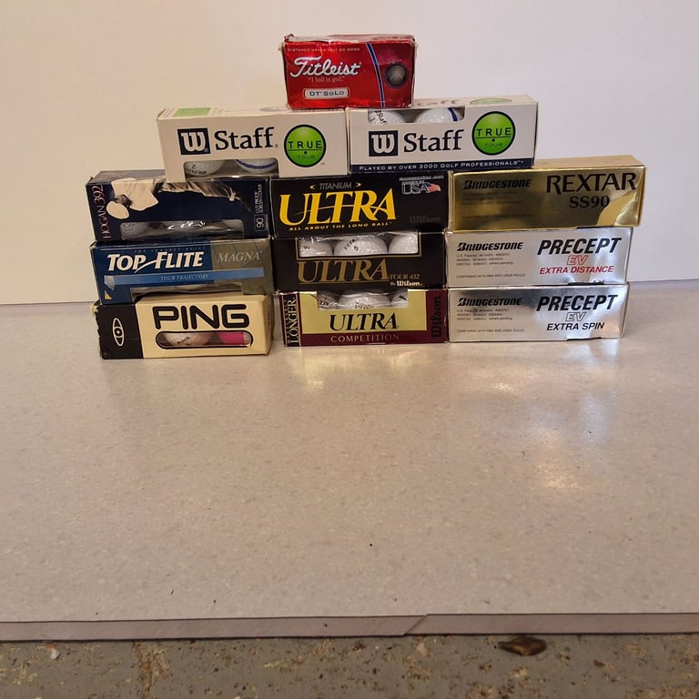 image for Mixture of golf balls. 