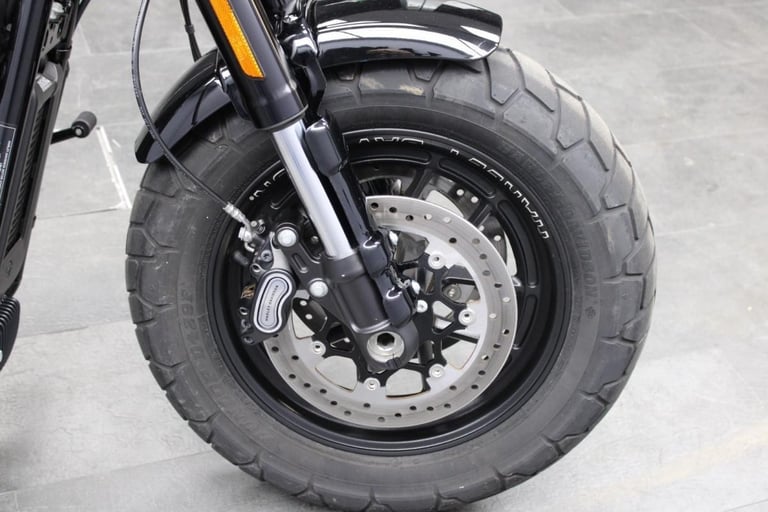 2021 Harley-Davidson FXFBS Softail Fat Bob in Vivid Black 