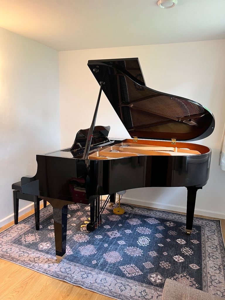 Yamaha GB1K Grand Piano – Polished Ebony (2012) – Excellent Condition