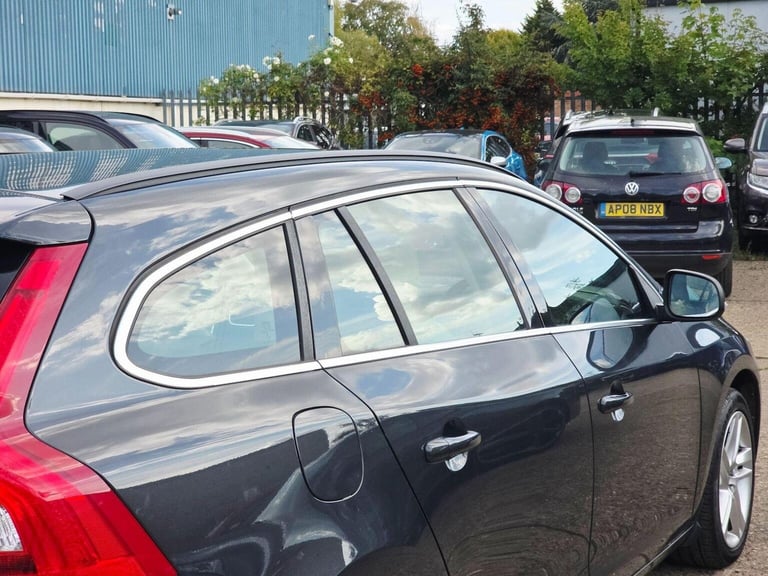VOLVO V60 2.0 D2 SE Nav Euro 6 (s/s) 5dr 2017