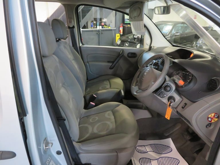 2011 Renault Kangoo AUTOMATIC WHEELCHAIR CAR DISABLED ACCESS VEHICLE MOBILITY MPV Petrol Automatic