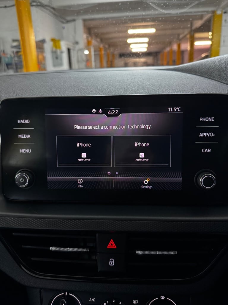 One Owner | Rear parking sensors| Apple Car play