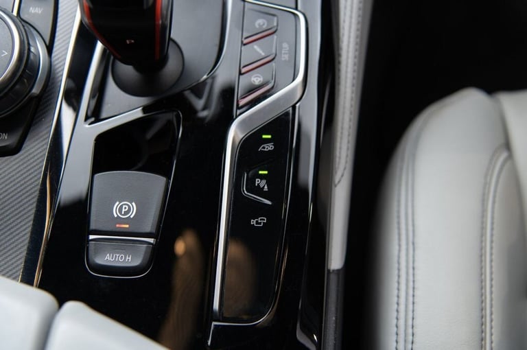 2018 BMW M5 4.4 V8 Saloon 4dr Petrol Steptronic xDrive Euro 6 (s/s) (600 ps) Saloon Petrol Automatic