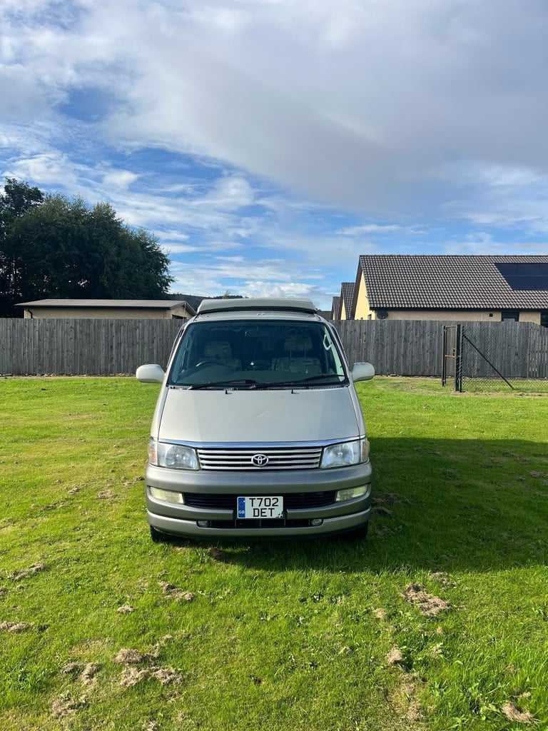 Toyota Hi-ace regius 