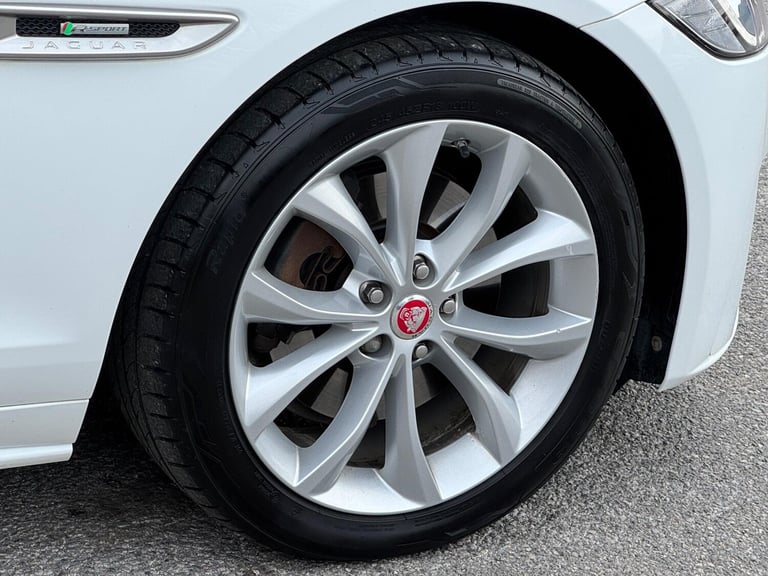 2016 Jaguar XF 2.0d R-Sport Auto Euro 6 (s/s) 4dr SALOON Diesel Automatic