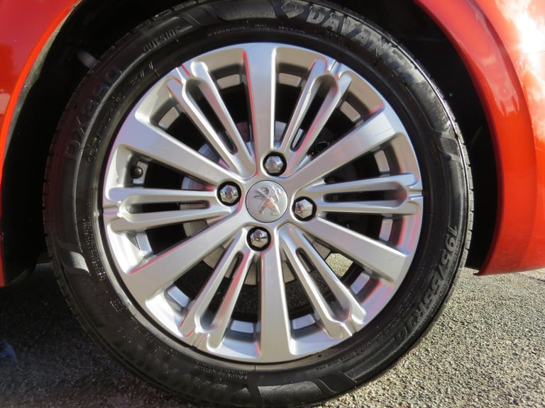 2017 Peugeot 208 1.2 PureTech 110 Allure 5dr EAT6 HATCHBACK Petrol Automatic