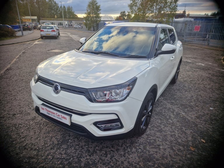 AUTOMATIC SSANGYONG TIVOLI SUV